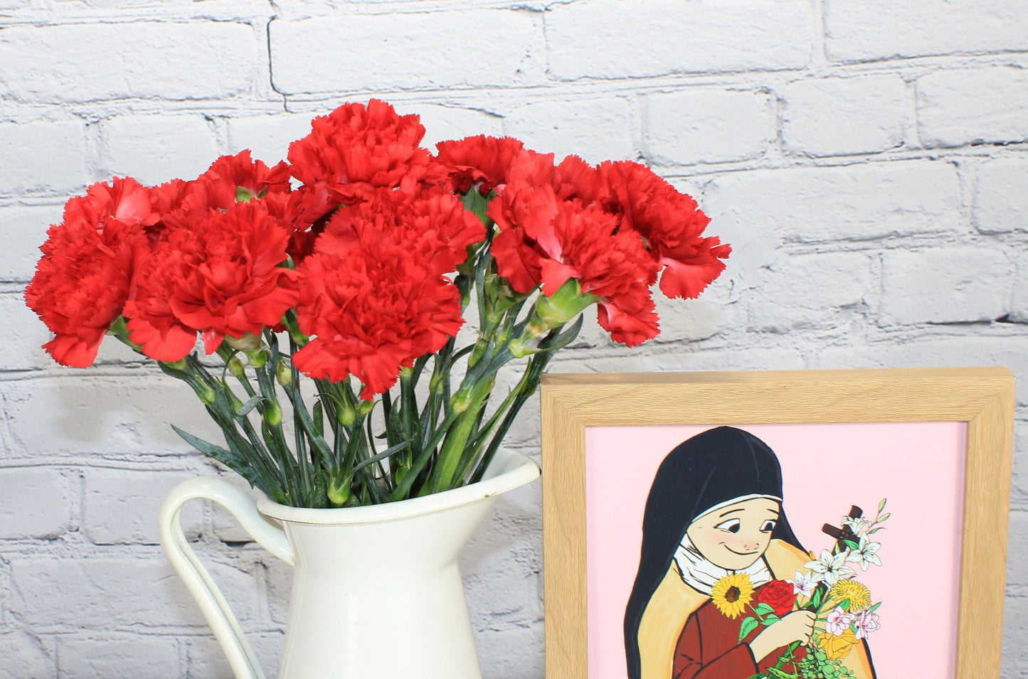 Fresh & Natural Carnations - Red