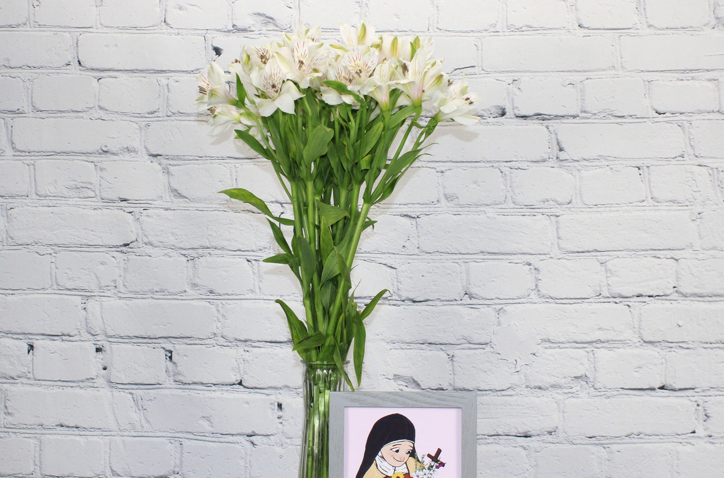 Fresh & Natural Alstroemeria - White