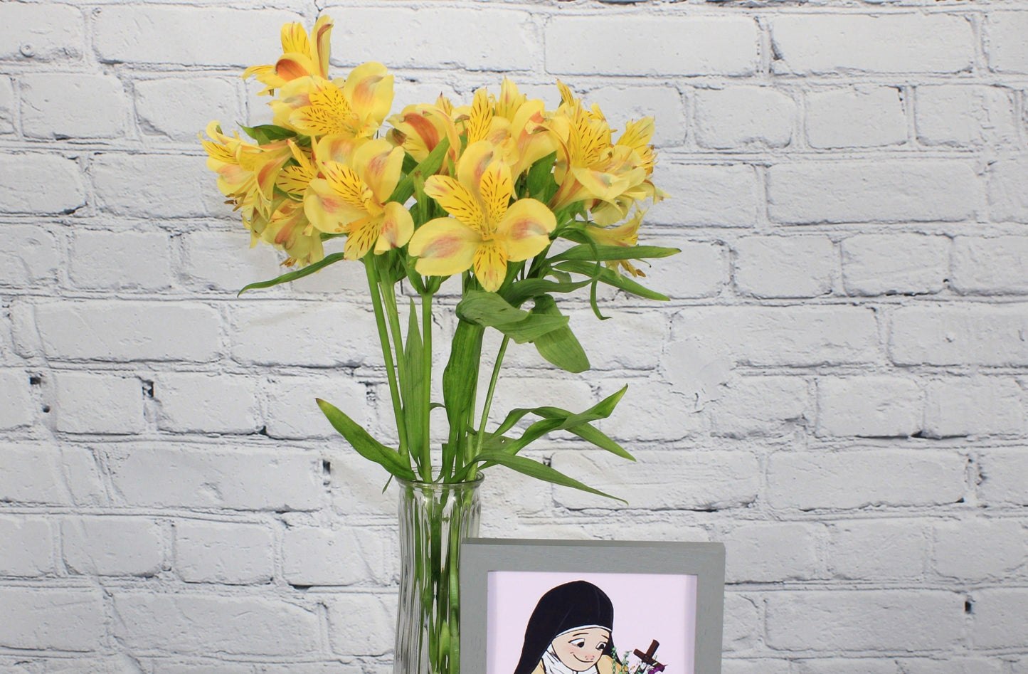 Fresh & Natural Alstroemeria - Yellow