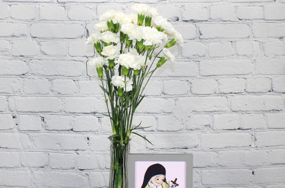 Fresh & Natural Mini Carnations - White